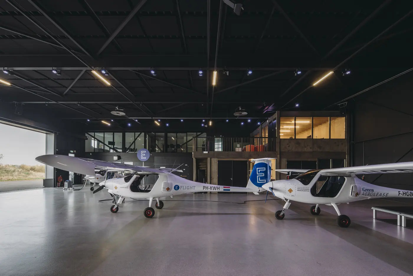 De hangar van E-Deck
