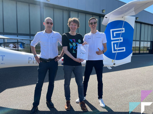 Dutchman first pilot in the world who received his pilot license with an electric plane